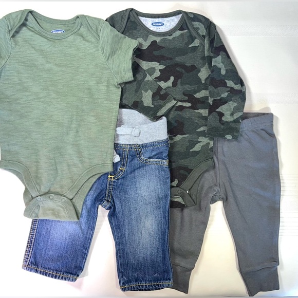 Baby Boys clothes - Picture 2 of 15